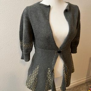 chary Sweater size small